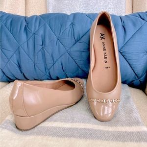 Anne Klein Mimi Faux Leather Nude Wedge pumps - Size 6M